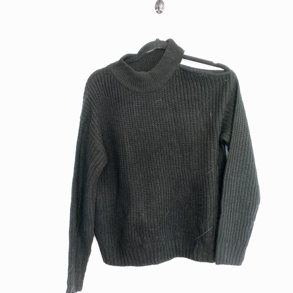 NWT ribbed off the shoulder mock sweater - Picture 4 of 7